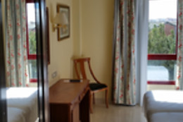 HOTEL HUMANES