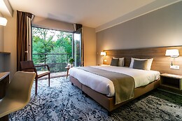 Utopia Hotel Mons
