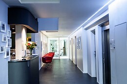 Utopia Hotel Mons