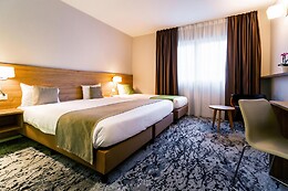 Utopia Hotel Mons