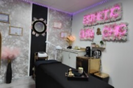 ESTHETIC GLAM & CHIC