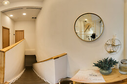 MYSELF BEAUTY CENTER