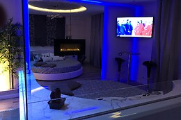 Luxury Spa Suite