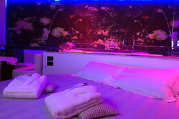 Luxury Spa Suite