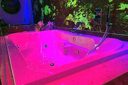 Luxury Spa Suite