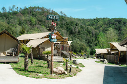 CAN BORA LODGES