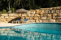 CAN BORA LODGES