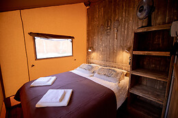 CAN BORA LODGES