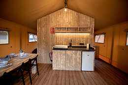 CAN BORA LODGES