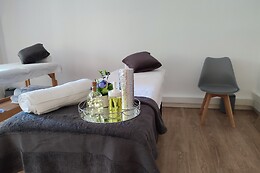 AMBAR THAI MASSAGES