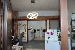 LLARELA NAILS CENTER