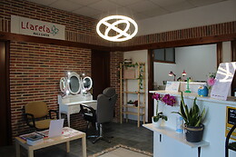 LLARELA NAILS CENTER