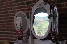 LLARELA NAILS CENTER
