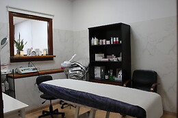 LLARELA NAILS CENTER