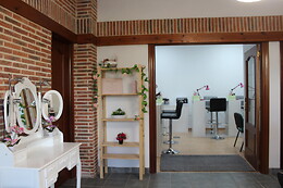 LLARELA NAILS CENTER