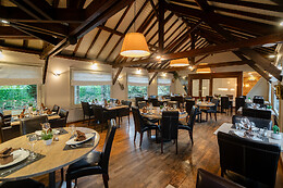 Logis Hôtel des Acacias - Restaurant L'Acacias Gourmand