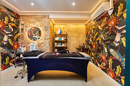 DONE IN SECRET ESTETICA