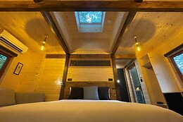 Utopia Hotel Mons