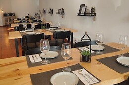 Ataskaqui - Wines & Tapas