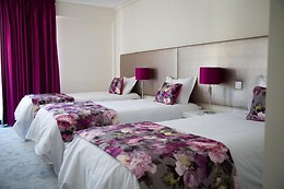 Tomás Guesthouse I e II