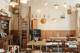 LES VOYAGEURS Restaurant