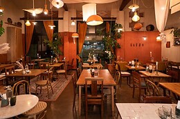 LES VOYAGEURS Restaurant