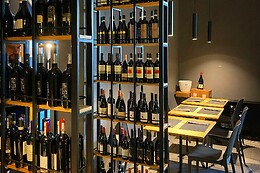 Vizio Wine Bar