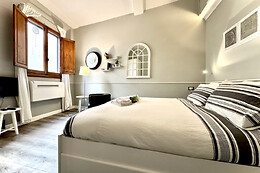 VELLUTI CHIC HOUSE