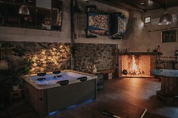 LA CASITA DE ALBINO & LARCADE