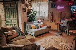 LA CASITA DE ALBINO & LARCADE