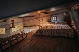 LA CASITA DE ALBINO & LARCADE