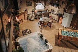 LA CASITA DE ALBINO & LARCADE
