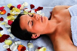 THE BEAUTY CORNER - MARTA MONNE