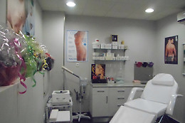 PELUQUERIA Y ESTETICA UNISEX EMILYS