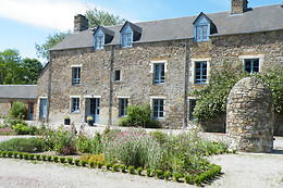 Hotel The Originals La Ferme des Mares