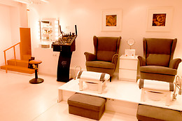 THE BEAUTY CORNER - MARTA MONNE