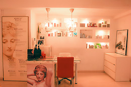 THE BEAUTY CORNER - MARTA MONNE