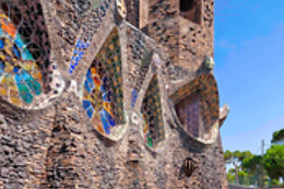 COLONIA GUELL Y CRIPTA GAUDÍ