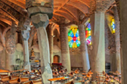 COLONIA GUELL Y CRIPTA GAUDÍ