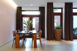 Hotel Carol