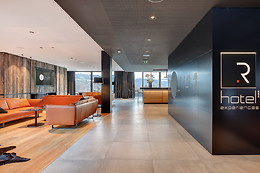 R hotel experiences