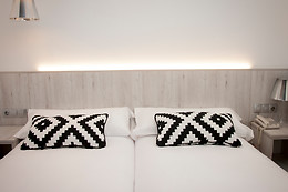 HOTEL CADOSA