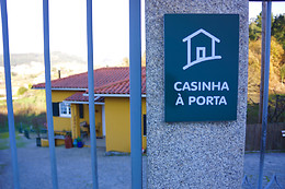 CASINHA À PORTA