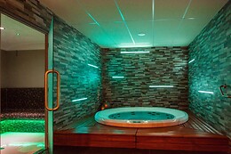 Kyriad Prestige Hôtel & SPA Amiens Poulainville
