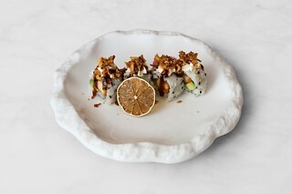 Pranzo o cena con viaggio culinario tra oriente e occidente da Y's Bistrò nel cuore di Parma