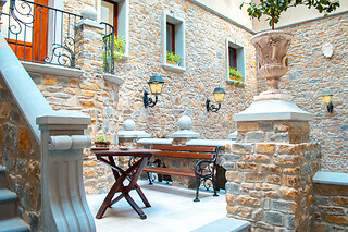 Soggiorno di una notte tra gusto e relax presso Palazzo Iaquinta in provincia di Salerno