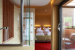 The Seven Hotel****