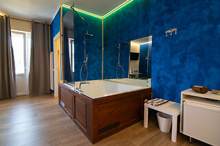 Soggiorno relax di due notti con colazione in Suite presso Boutique Relais Villa Sofia in provincia di Siena