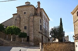HOSTAL TEMÁTICO DE LA CIUDAD DE ARJONA DESDE LA JUDERÍA