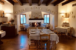 Soggiorno di una notte con visita alla cantina (2h) e degustazione enogastronomica in un agriturismo nel trevigiano